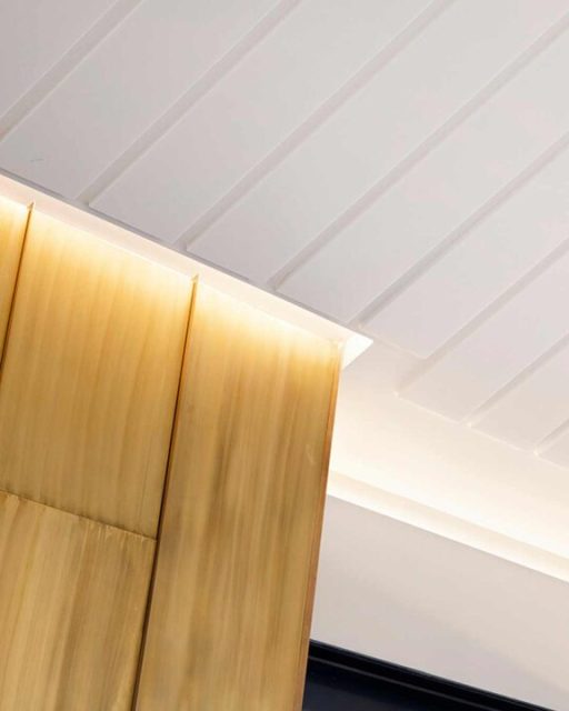 A high-quality workspace starts with a tailored approach.

Our team provides end-to-end commercial fitout solutions designed to meet the needs of businesses of every size. 

Discover our commitment to quality in each project we deliver - Tap the link in our bio. 

#jlwfitout #jlwinteriorssydney #commercialfitouts #officefitouts #jlwinteriordesign #buildingsydney